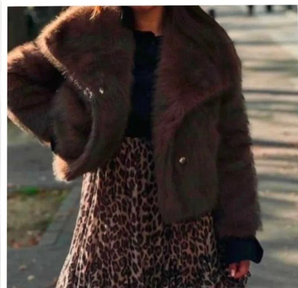 Elegante Kurzjacke in edler Felloptik