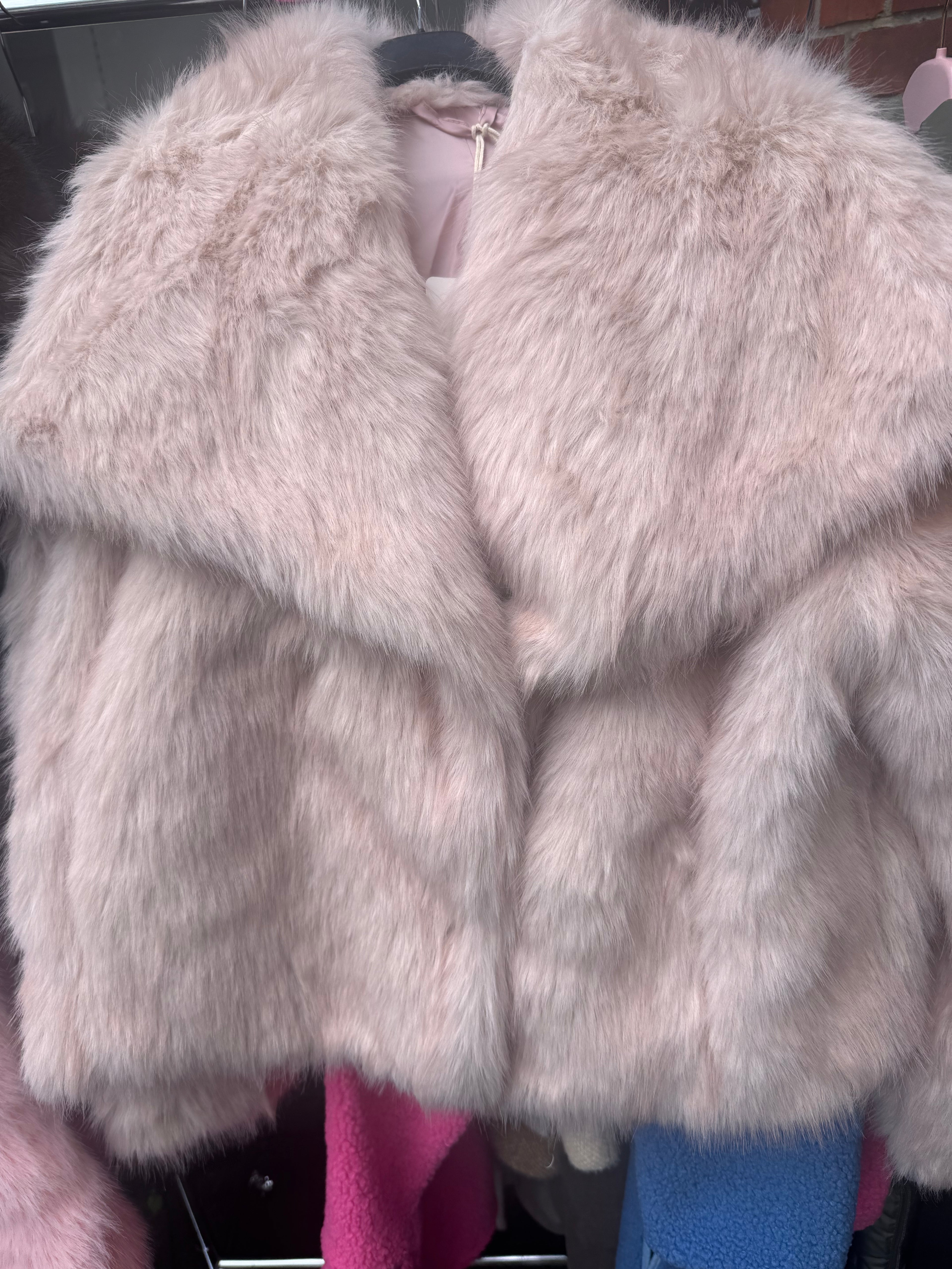 Elegante Kurzjacke in edler Felloptik