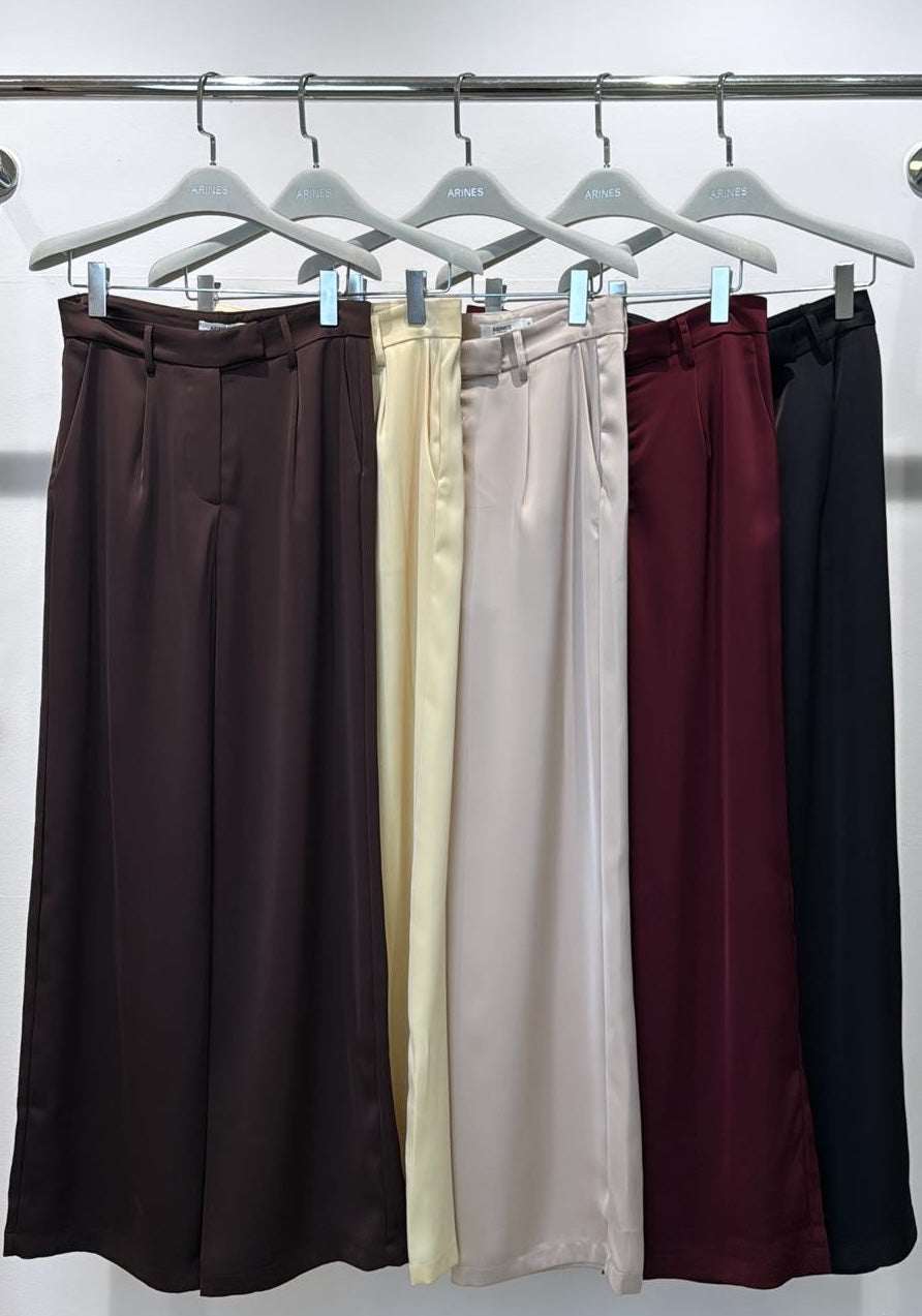 Elegante Satin-Hose mit weitem Bein