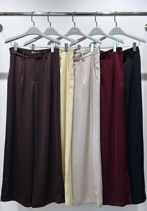 Elegante Satin-Hose mit weitem Bein